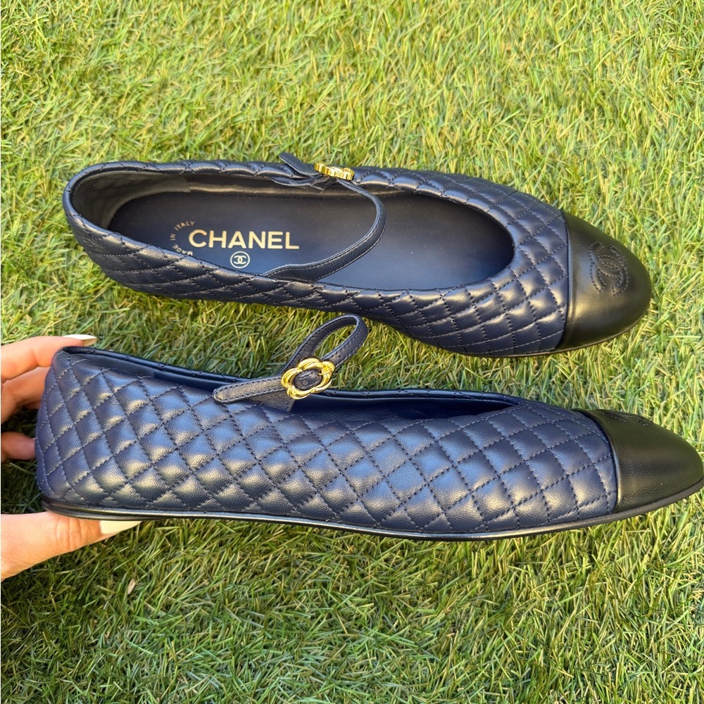 CHANEL CC LOGO BLUE LEATHER MARYJANE BALLET FLATS SHOES QUILTED BLACK CAP TOE 42 - Picture 8 of 17